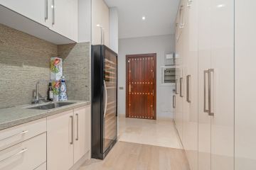 https://cdn.resales-online.com/public/egas3xm0bp/properties/a61f29bab19d11ef84cf0217bc231ef4/w1200/27-f6e8bc237ba13ac4c268badec6354f3d.jpg?v=1733742671