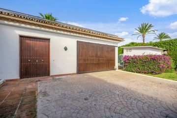 https://cdn.resales-online.com/public/egas3xm0bp/properties/a61f29bab19d11ef84cf0217bc231ef4/w1200/39-a493fe9149752455d4aa759b42ca0ea1.jpg?v=1733742671