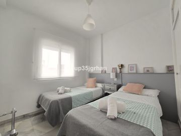 https://cdn.resales-online.com/public/up35jgrhau/properties/fb6b940dbc5711ef84cf0217bc231ef4/w1200/18-cc72f169493c096e712837ff5d8b6e41.jpg?v=1734430754
