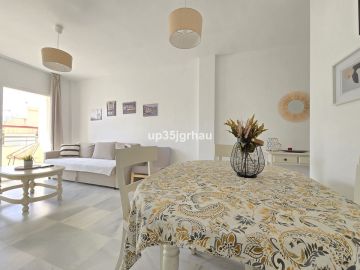 https://cdn.resales-online.com/public/up35jgrhau/properties/fb6b940dbc5711ef84cf0217bc231ef4/w1200/21-2c707e7c511429b4f8ec4ee5f221ddb6.jpg?v=1734430754