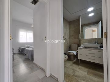 https://cdn.resales-online.com/public/up35jgrhau/properties/fb6b940dbc5711ef84cf0217bc231ef4/w1200/23-79897b85162c6a486c7a4d1eb46924dd.jpg?v=1734430754