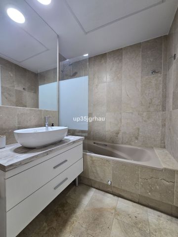 https://cdn.resales-online.com/public/up35jgrhau/properties/fb6b940dbc5711ef84cf0217bc231ef4/w1200/29-7c2f312881aea9bbe9ddaeb9640e2c9a.jpg?v=1734430754