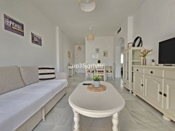 https://cdn.resales-online.com/public/up35jgrhau/properties/fb6b940dbc5711ef84cf0217bc231ef4/w1200/9-467d0cee5b725f3ef65f102a0c2e69c0.jpg?v=1734430754