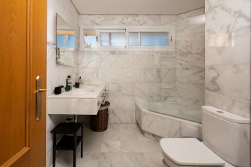 https://cdn.resales-online.com/public/bb3tcr1ax0/properties/a8e0b180bd5611ef84cf0217bc231ef4/w1200/19-d0ed7da2012a09046d307c195d98e7d6.jpg?v=1734543991