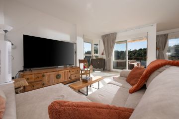 https://cdn.resales-online.com/public/bb3tcr1ax0/properties/a8e0b180bd5611ef84cf0217bc231ef4/w1200/2-5bd7b9d04b45e33852eaf0ec6670150d.jpg?v=1734543991