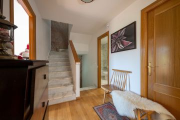 https://cdn.resales-online.com/public/bb3tcr1ax0/properties/a8e0b180bd5611ef84cf0217bc231ef4/w1200/20-d1f7658cbe4ba6cd8666fec30fba80ad.jpg?v=1734543991