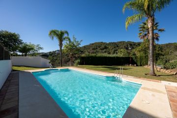 https://cdn.resales-online.com/public/bb3tcr1ax0/properties/a8e0b180bd5611ef84cf0217bc231ef4/w1200/35-53608d01401493ba18e3704836160563.jpg?v=1734543991
