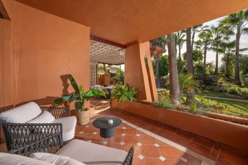 https://cdn.resales-online.com/public/bb3tcr1ax0/properties/7c989f34c51e11ef8ce602e0405b089b/w1200/12-53013098fcab6c38b1379cd33298e050.jpg?v=1735397610