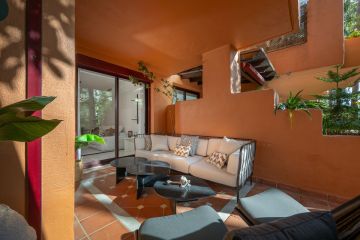 https://cdn.resales-online.com/public/bb3tcr1ax0/properties/7c989f34c51e11ef8ce602e0405b089b/w1200/13-5fd73dea700db77384c091ca9818b1a9.jpg?v=1735397610