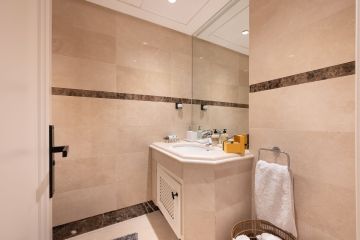 https://cdn.resales-online.com/public/bb3tcr1ax0/properties/7c989f34c51e11ef8ce602e0405b089b/w1200/18-cc72f169493c096e712837ff5d8b6e41.jpg?v=1735397610