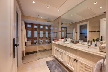 https://cdn.resales-online.com/public/bb3tcr1ax0/properties/7c989f34c51e11ef8ce602e0405b089b/w1200/20-d1f7658cbe4ba6cd8666fec30fba80ad.jpg?v=1735397610