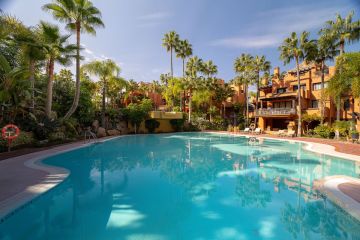 https://cdn.resales-online.com/public/bb3tcr1ax0/properties/7c989f34c51e11ef8ce602e0405b089b/w1200/37-1d70d218e897435ff17cdff8e99bb5bf.jpg?v=1735397610