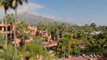 https://cdn.resales-online.com/public/bb3tcr1ax0/properties/7c989f34c51e11ef8ce602e0405b089b/w1200/47-b3a03718b4ecea17fd5585e425dce0e2.jpg?v=1735397610