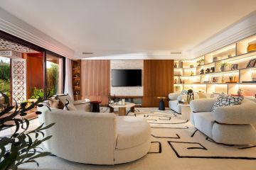 https://cdn.resales-online.com/public/bb3tcr1ax0/properties/7c989f34c51e11ef8ce602e0405b089b/w1200/8-e64a9055bba3e77ac8aca3b893cdf826.jpg?v=1735397610