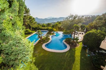 https://cdn.resales-online.com/public/2clagkpr0e/properties/353f3286bca811ed84bd0217bc231ef4/w1200/1-7980e48d732b6fc85c14b43b94d2aa54.jpg?v=1735322308