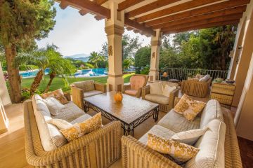 https://cdn.resales-online.com/public/2clagkpr0e/properties/353f3286bca811ed84bd0217bc231ef4/w1200/10-bb915d1cb19341576dcdc994b81ab9c5.jpg?v=1735322308
