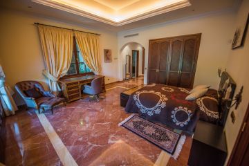 https://cdn.resales-online.com/public/2clagkpr0e/properties/353f3286bca811ed84bd0217bc231ef4/w1200/13-5fd73dea700db77384c091ca9818b1a9.jpg?v=1735322308