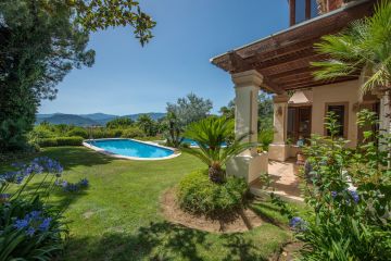 https://cdn.resales-online.com/public/2clagkpr0e/properties/353f3286bca811ed84bd0217bc231ef4/w1200/28-ef19a2c59920e2e087cd278a51b6dbf8.jpg?v=1735322308