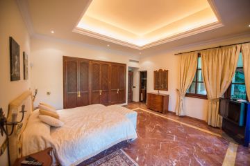 https://cdn.resales-online.com/public/2clagkpr0e/properties/353f3286bca811ed84bd0217bc231ef4/w1200/42-3aa90f523689fc5a59d5d37badfe1b6f.jpg?v=1735322308
