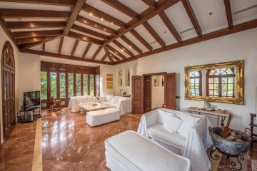 https://cdn.resales-online.com/public/2clagkpr0e/properties/353f3286bca811ed84bd0217bc231ef4/w1200/45-01c04843d290a76d467d9ac6fc2ef7a6.jpg?v=1735322308