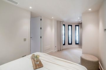 https://cdn.resales-online.com/public/xxgluerdu7/properties/2454640ac99a11ef8ce602e0405b089b/w1200/31-5e8b9eb86a2d455eeaf43a7bbf3ccd12.jpg?v=1735888534