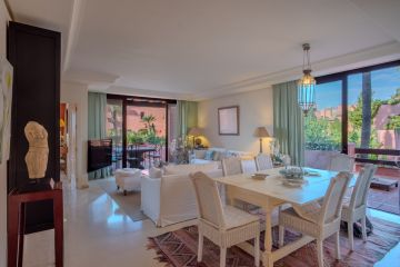 https://cdn.resales-online.com/public/y2bix7xo8m/properties/f572e65abe9711ef84cf0217bc231ef4/w1200/18-cc72f169493c096e712837ff5d8b6e41.jpg?v=1734678133