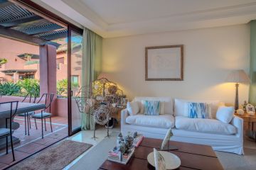 https://cdn.resales-online.com/public/y2bix7xo8m/properties/f572e65abe9711ef84cf0217bc231ef4/w1200/22-bcf8e6250e0bab365f900a8ac31ac040.jpg?v=1734678133