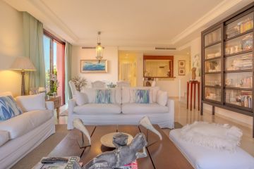 https://cdn.resales-online.com/public/y2bix7xo8m/properties/f572e65abe9711ef84cf0217bc231ef4/w1200/3-e898b2bb2a2fdfd06d2c39894dce8316.jpg?v=1734678133