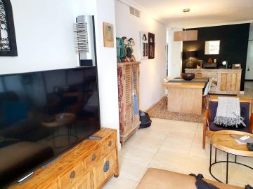 https://cdn.resales-online.com/public/wuap71y7hs/properties/45041aa1cbfb11ef8ce602e0405b089b/w1200/3-e898b2bb2a2fdfd06d2c39894dce8316.jpg?v=1736150152