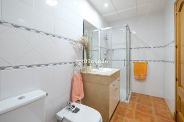 https://cdn.resales-online.com/public/tgt09c6n4e/properties/9e711d90d26a11ef8ce602e0405b089b/w1200/16-ec67b526875bf0124b6ce4328a754439.jpg?v=1736857683
