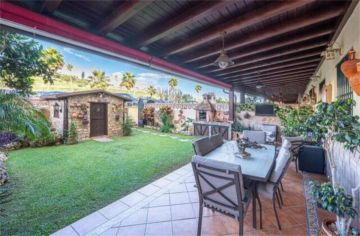 https://cdn.resales-online.com/public/7rg1k5rn6p/properties/2d2252b7c2eb11ef8ce602e0405b089b/w1200/2-5bd7b9d04b45e33852eaf0ec6670150d.jpg?v=1736851770