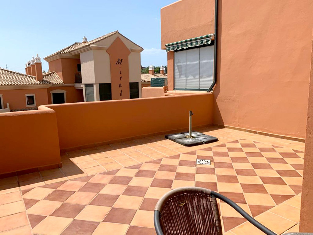 https://cdn.resales-online.com/public/dgdgb751pn/properties/3c863a378d3711ef84cf0217bc231ef4/w1200/1-7980e48d732b6fc85c14b43b94d2aa54.jpg?v=1730724253