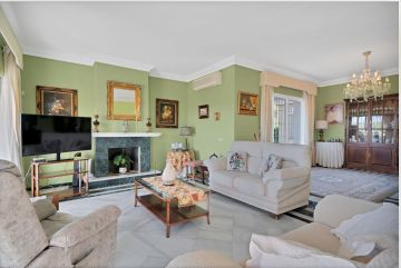 https://cdn.resales-online.com/public/tvp8hc2oq5/properties/4e913937d41811ef8ce602e0405b089b/w1200/14-d70dc3102c00d7be0e872dfe1c1f86d7.jpg?v=1737042549