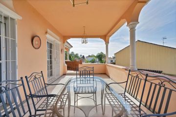 https://cdn.resales-online.com/public/tvp8hc2oq5/properties/4e913937d41811ef8ce602e0405b089b/w1200/18-cc72f169493c096e712837ff5d8b6e41.jpg?v=1737042549