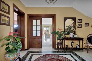 https://cdn.resales-online.com/public/tvp8hc2oq5/properties/4e913937d41811ef8ce602e0405b089b/w1200/26-c684a62c9f160a1f90904dd925da0645.jpg?v=1737042549