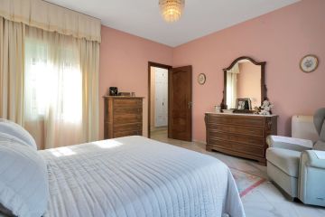 https://cdn.resales-online.com/public/tvp8hc2oq5/properties/4e913937d41811ef8ce602e0405b089b/w1200/38-9b9a71c4c46e127e5c6f91a74b158396.jpg?v=1737042549