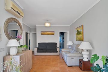 https://cdn.resales-online.com/public/tvp8hc2oq5/properties/4e913937d41811ef8ce602e0405b089b/w1200/70-95178d6acc704fd756fad5104529e6bf.jpg?v=1737042549