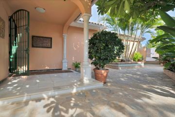 https://cdn.resales-online.com/public/tvp8hc2oq5/properties/4e913937d41811ef8ce602e0405b089b/w1200/76-4afb7c18d247ae24d2e15d17f08a3e54.jpg?v=1737042549