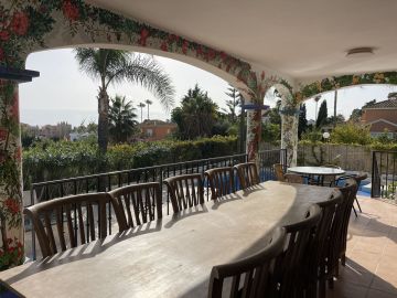 https://cdn.resales-online.com/public/exkwnp8qxt/properties/696a0e66d1c611ef8ce602e0405b089b/w1200/13-5fd73dea700db77384c091ca9818b1a9.jpg?v=1736882575