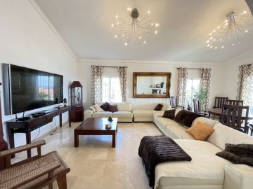 https://cdn.resales-online.com/public/exkwnp8qxt/properties/696a0e66d1c611ef8ce602e0405b089b/w1200/14-d70dc3102c00d7be0e872dfe1c1f86d7.jpg?v=1736882575