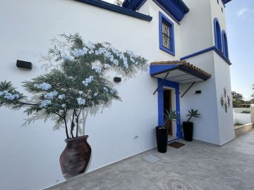 https://cdn.resales-online.com/public/exkwnp8qxt/properties/696a0e66d1c611ef8ce602e0405b089b/w1200/2-5bd7b9d04b45e33852eaf0ec6670150d.jpg?v=1736882575