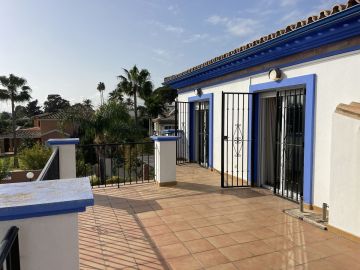 https://cdn.resales-online.com/public/exkwnp8qxt/properties/696a0e66d1c611ef8ce602e0405b089b/w1200/27-f6e8bc237ba13ac4c268badec6354f3d.jpg?v=1736882575