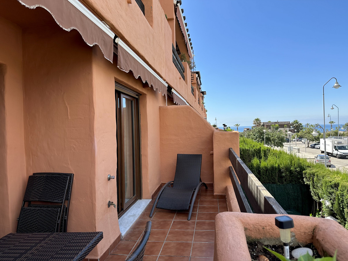 https://cdn.resales-online.com/public/ywcr93z9ju/properties/f7be4f72d88d11ef8ce602e0405b089b/w1200/1-7980e48d732b6fc85c14b43b94d2aa54.jpg?v=1737532572