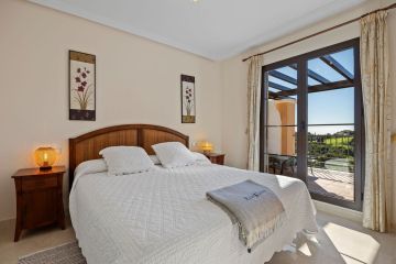 https://cdn.resales-online.com/public/zzioxgugw0/properties/e3bcddffd7fb11ef8ce602e0405b089b/w1200/21-2c707e7c511429b4f8ec4ee5f221ddb6.jpg?v=1737471890