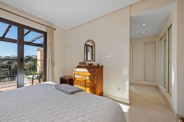 https://cdn.resales-online.com/public/zzioxgugw0/properties/e3bcddffd7fb11ef8ce602e0405b089b/w1200/22-bcf8e6250e0bab365f900a8ac31ac040.jpg?v=1737471890