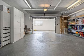 https://cdn.resales-online.com/public/zzioxgugw0/properties/e3bcddffd7fb11ef8ce602e0405b089b/w1200/32-e7f90ea5feef5e01d64d74d6b6d8a834.jpg?v=1737471890