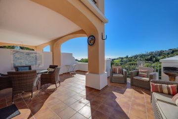 https://cdn.resales-online.com/public/zzioxgugw0/properties/e3bcddffd7fb11ef8ce602e0405b089b/w1200/7-aa4cc561180b369757c0bb4af9886cd3.jpg?v=1737471890