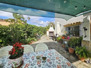 https://cdn.resales-online.com/public/aumme493m5/properties/c19c647ed98111ef8ce602e0405b089b/w1200/3-e898b2bb2a2fdfd06d2c39894dce8316.jpg?v=1737637733