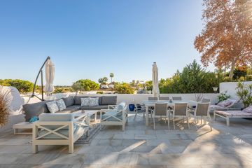https://cdn.resales-online.com/public/8fm13eveeu/properties/9947ee12d56111ef8ce602e0405b089b/w1200/23-79897b85162c6a486c7a4d1eb46924dd.jpg?v=1737183663