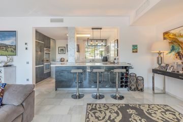 https://cdn.resales-online.com/public/8fm13eveeu/properties/9947ee12d56111ef8ce602e0405b089b/w1200/31-5e8b9eb86a2d455eeaf43a7bbf3ccd12.jpg?v=1737183663